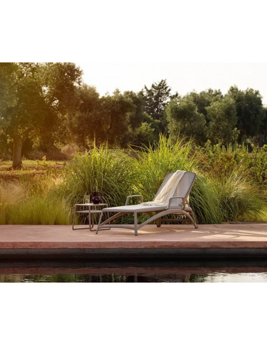 Tumbona ATLANTICO en piscina hotel